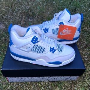 Jordan 4 Retro “Military Blue”